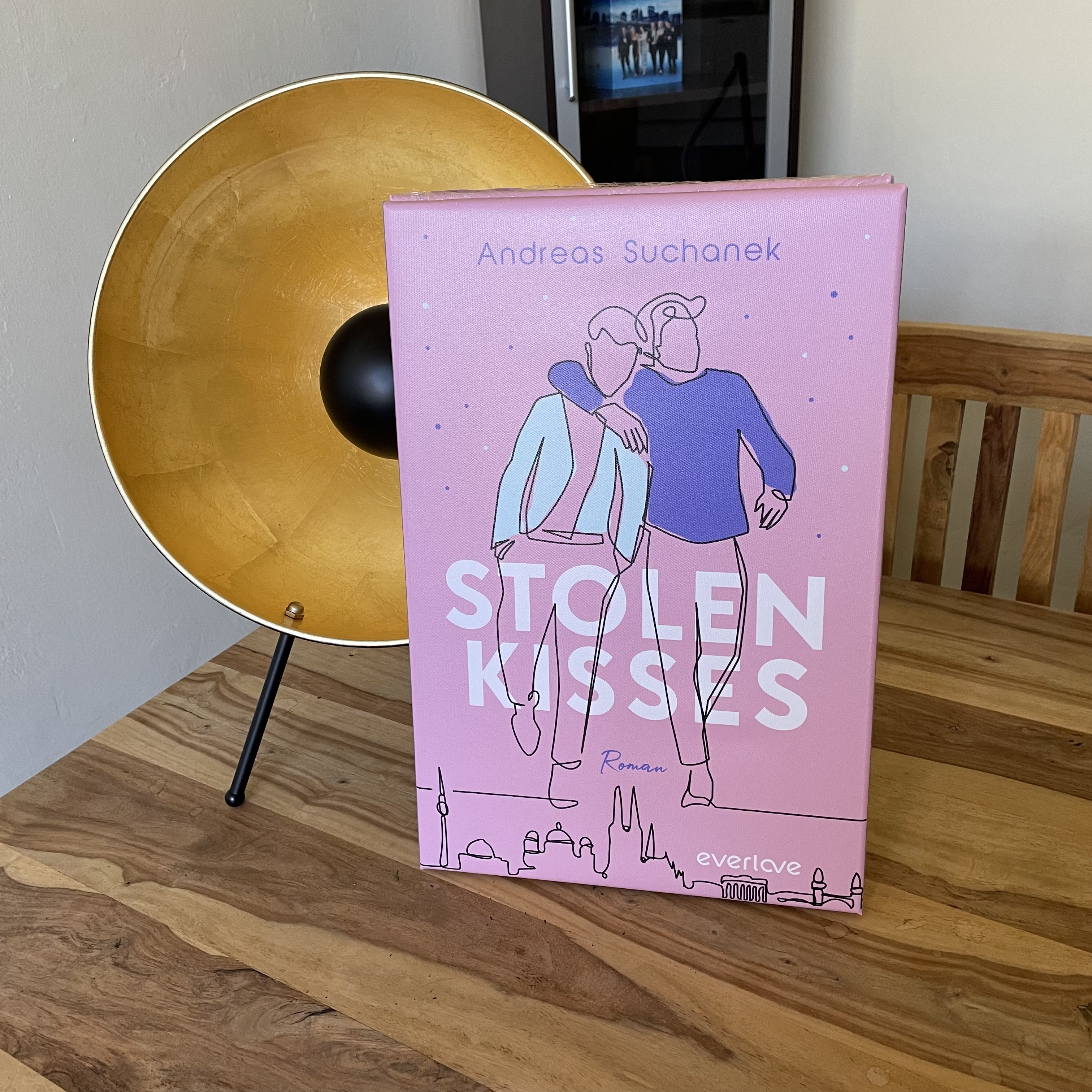 Stolen Kisses auf Leinwand. Andreas Suchanek, Piper Verlag.